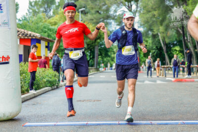 dawa sherpa coureur ultra trail passe la ligne d'arrivée - Agrandir l'image 25 sur 33, fenêtre modale