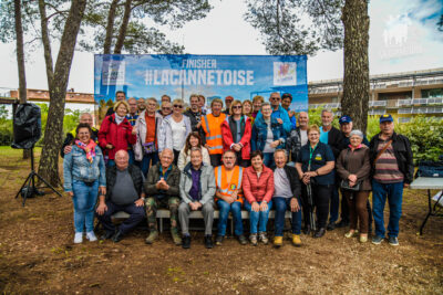 équipe des bénévoles prend la pause pour une photo de groupe. - Agrandir l'image 11 sur 33, fenêtre modale
