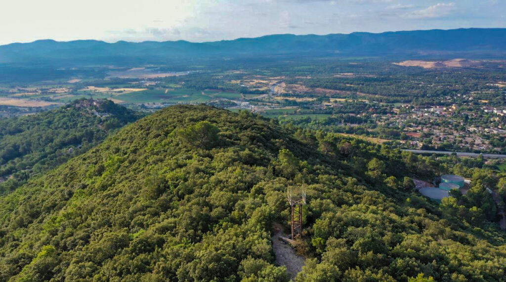 oppidum dans la limite nord de la ville du cannet des maures - Agrandir l'image, fenêtre modale